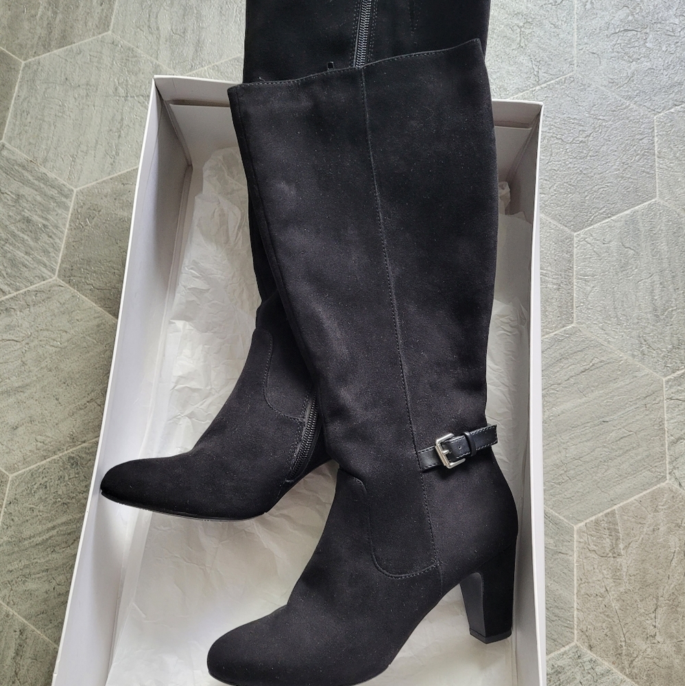 NWOT! Le Chateau Black Heeled Boots